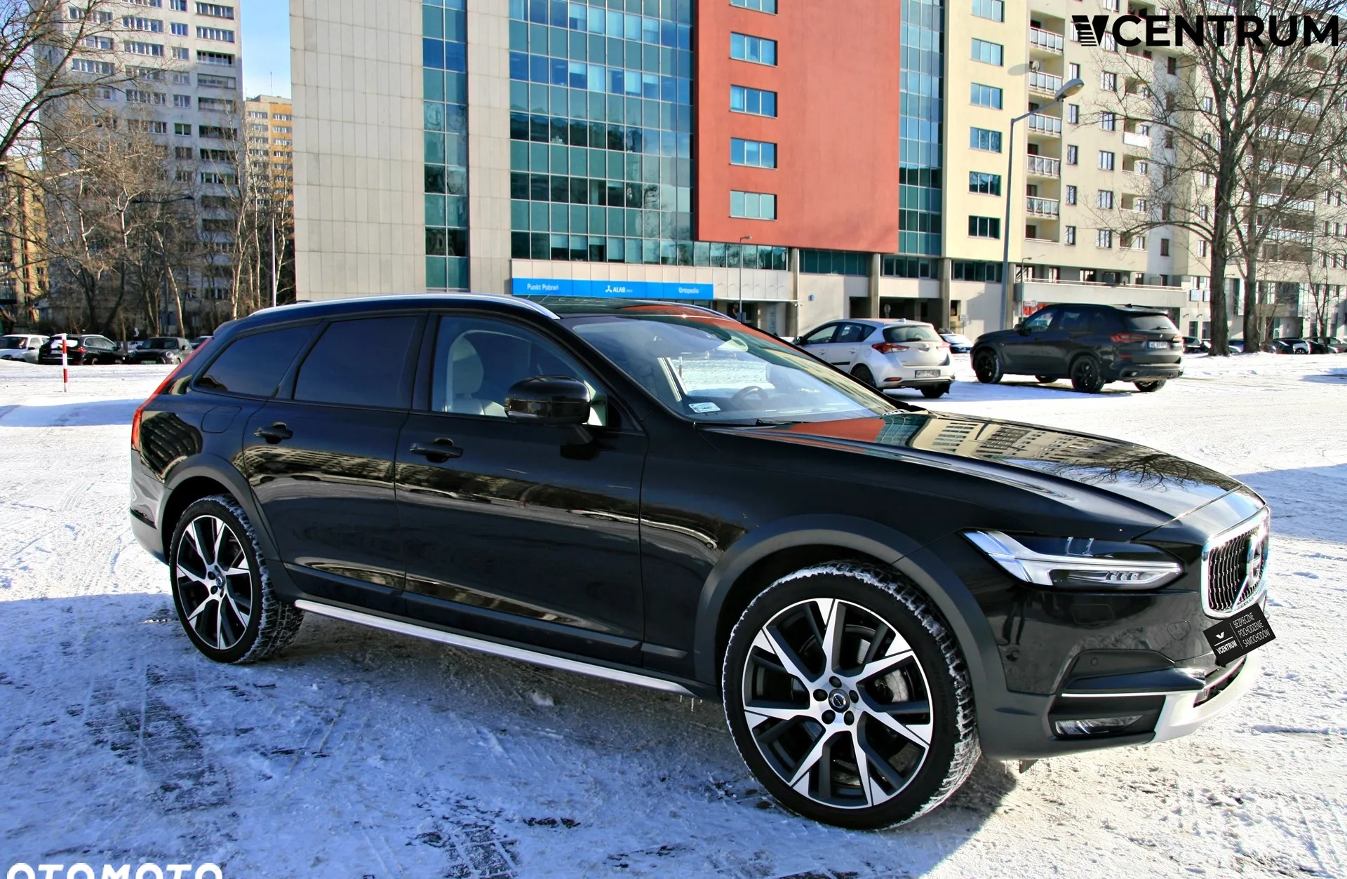 Volvo V90 Cross Country cena 149900 przebieg: 139560, rok produkcji 2018 z Jeziorany małe 172